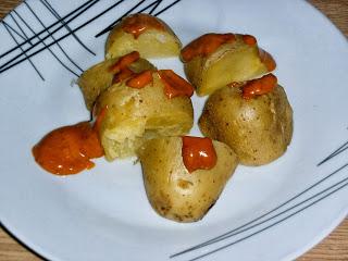 Patatas asadas al microondas con Mojo Picón