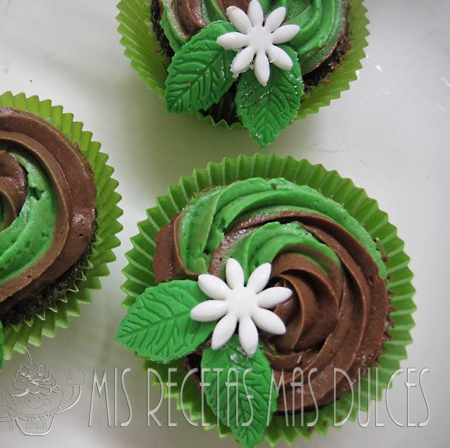 MINT CHOCOLATE CUPCAKES MINT CHOCOLATE CUPCAKES