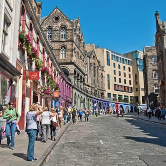 Semana viajera: Edimburgo (I) victoria-street-grassmarket