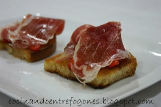 Pintxo de Jamón Ibérico y Huevo de Codorniz. Pintxo de Jamón Ibérico y Huevo de Codorniz.