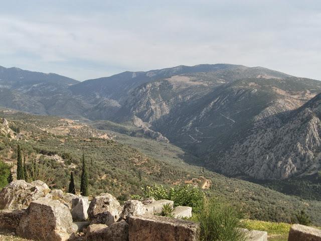 Oráculo de Delfos: el lenguaje de los dioses Oráculo de Delfos: el lenguaje de los dioses