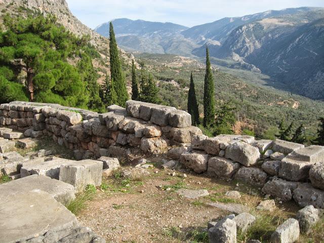 Oráculo de Delfos: el lenguaje de los dioses Oráculo de Delfos: el lenguaje de los dioses