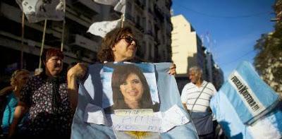 En fotos: vigilia de ternura de los argentin@s por Cristina En fotos: vigilia de ternura de los argentin@s por Cristina