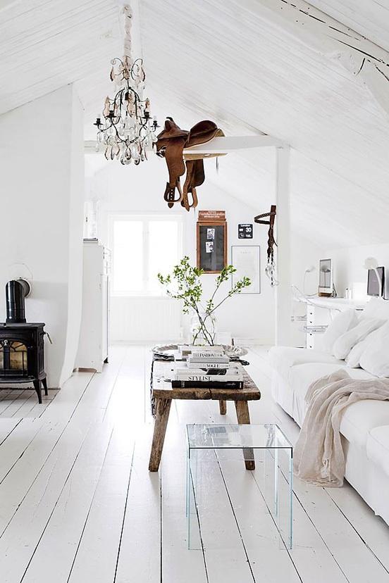 Interiores en madera y blanco