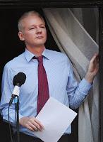 La carta que Julian Assange le ha escrito a Benedict Cumberbatch La carta que Julian Assange le ha escrito a Benedict Cumberbatch