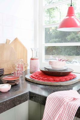 Notas de color rojo, naranja y rosa Notas de color rojo, naranja y rosa