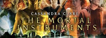 Reseña: Ciudad de Hueso (Cazadores de Sombras #1) - Cassandra Clare Reseña: Ciudad de Hueso (Cazadores de Sombras #1) - Cassandra Clare