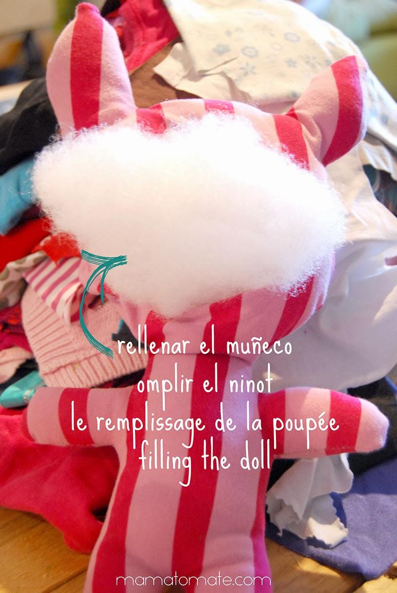 Como hacer desde cero un muñeco de trapo reciclando una camiseta de punto Como hacer desde cero un muñeco de trapo reciclando una camiseta de punto