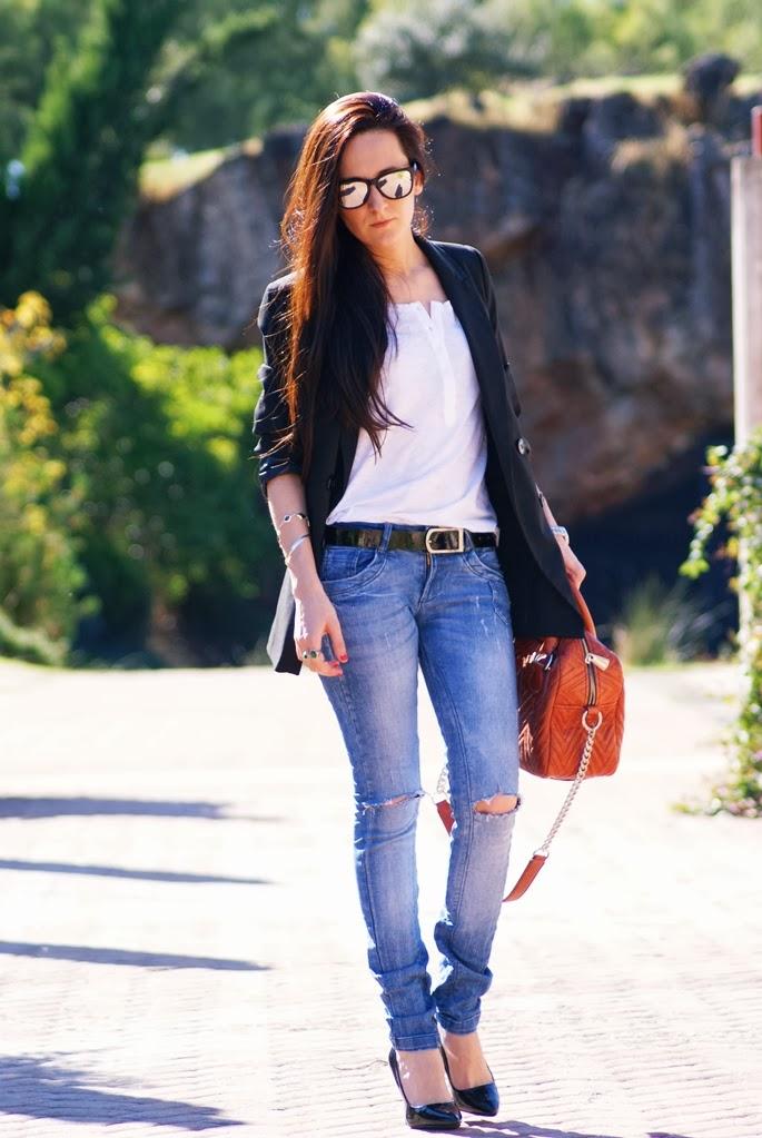 GREEN ROCKSBlazer: Sradivarius, Shirt: Zara, Jeans: Sfera...