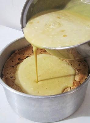 Tres Leches de Lúcuma (con Bizcochuelo básico paso a paso) Tres Leches de Lúcuma (con Bizcochuelo básico paso a paso)