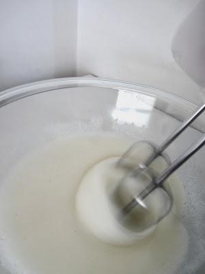 Tres Leches de Lúcuma (con Bizcochuelo básico paso a paso) Tres Leches de Lúcuma (con Bizcochuelo básico paso a paso)
