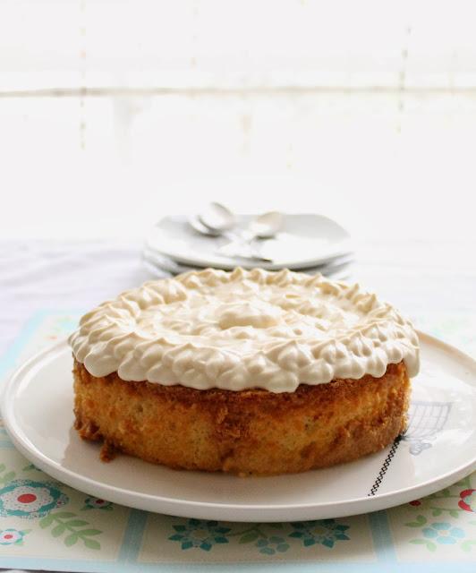 Tres Leches de Lúcuma (con Bizcochuelo básico paso a paso) Tres Leches de Lúcuma (con Bizcochuelo básico paso a paso)