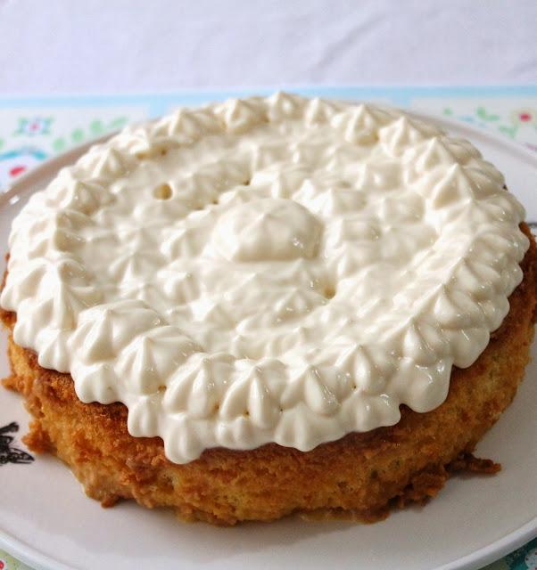 Tres Leches de Lúcuma (con Bizcochuelo básico paso a paso) Tres Leches de Lúcuma (con Bizcochuelo básico paso a paso)