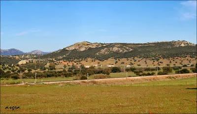 Adif mejora las trincheras de la línea de ancho convencional Ciudad Real-Badajoz Adif mejora las trincheras de la línea de ancho convencional Ciudad Real-Badajoz