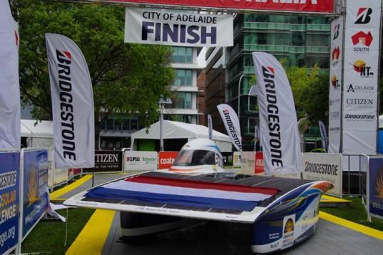 El World Solar Challenge 2013 ya Tiene Ganador dutch solar car1 537x357 El World Solar Challenge 2013 ya Tiene Ganador
