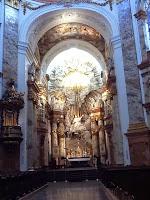 Viena: el Landstrasse y Karlskirche, conceptos antágonicos del arte. Viena: el Landstrasse y Karlskirche, conceptos antágonicos del arte.