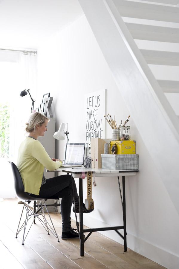 Escandinavo blanco y negro home office