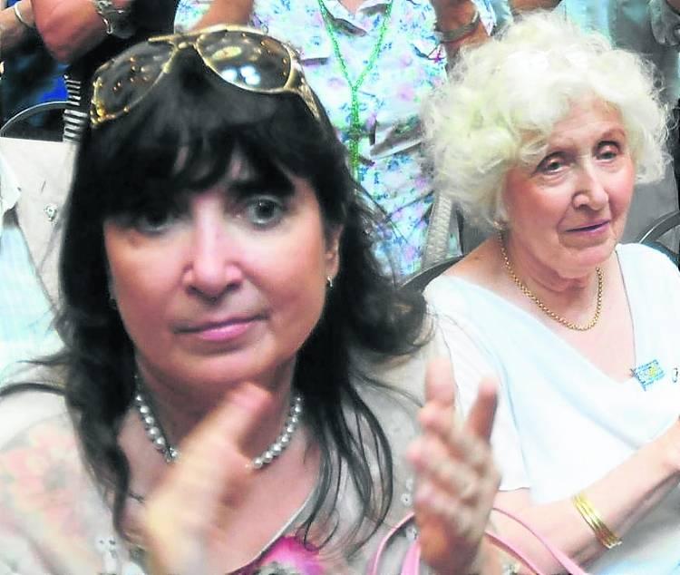 La hermana de Cristina Kirchner es bipolar como ella? La hermana de Cristina Kirchner es bipolar como ella?