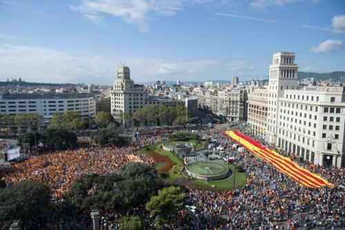 España en blanco y negro reloaded Manifestación 12 de octubre Barcelona