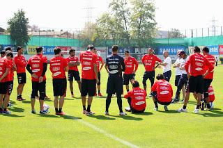 SELECCIÓN CHILENA ENTRENA MENTALIZADA EN ECUADOR SELECCIÓN CHILENA ENTRENA MENTALIZADA EN ECUADOR