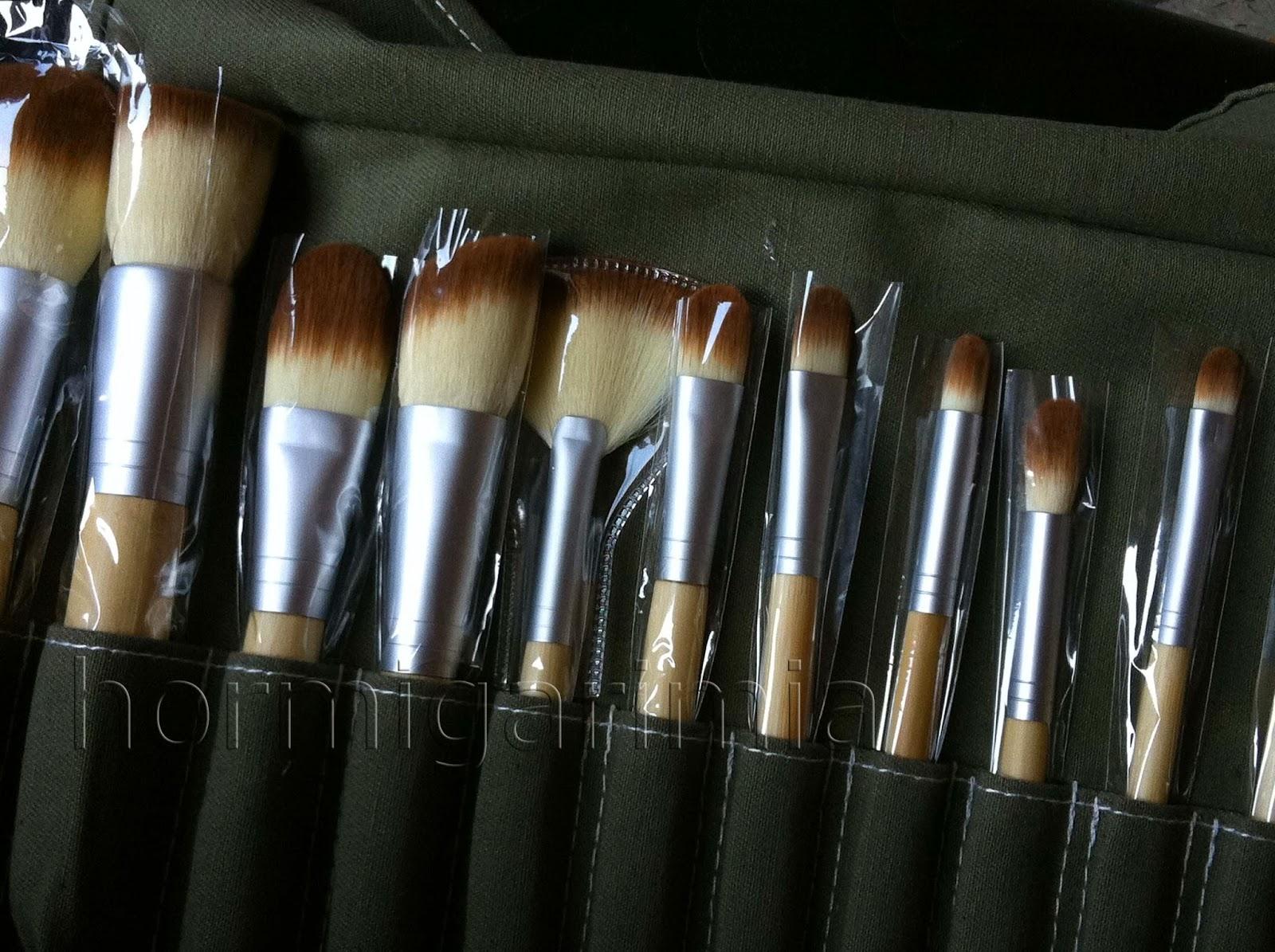 MANTA DE BROCHAS DE BAMBÚ DE ZOEVA MANTA DE BROCHAS DE BAMBÚ DE ZOEVA