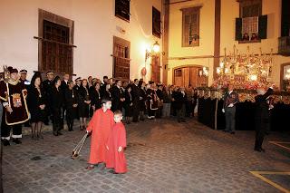 LOS ESCOLTAS DE LAS CORPORACIONES LOCALES Y LA INDEPENDENCIA RELIGIOSA.