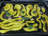 Crema de calabaza asada a la salvia. Crema de calabaza asada a la salvia.