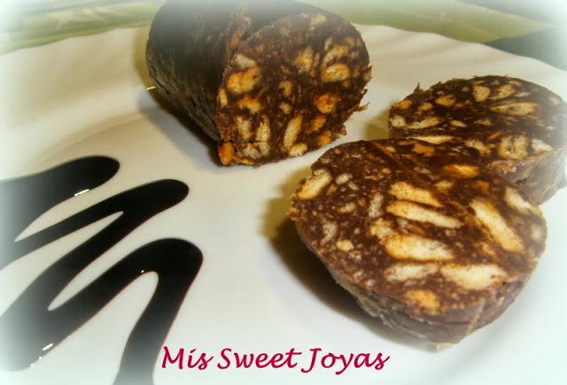 Rollo de chocolate con galletas - Salchichón  de chocolate
