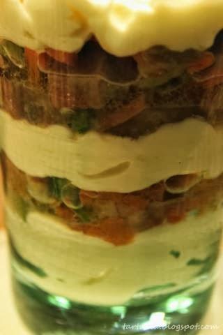 Minestrone con cremoso de queso y crujiente de jamon Minestrone con cremoso de queso y crujiente de jamon