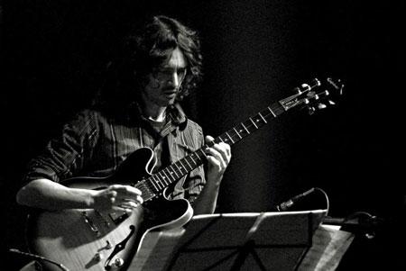 Entrevista al guitarrista Miguel Tarzia (por Matías A. Llopis) migueltarzia_2