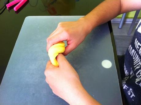 Qué hacer un domingo aburrido: Minions de fondant Qué hacer un domingo aburrido: Minions de fondant