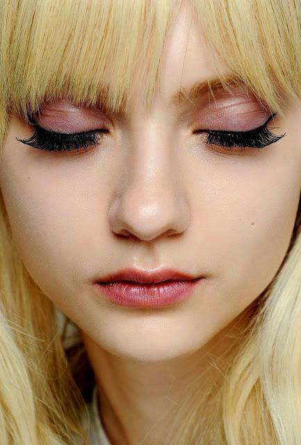 8 Maneras de Llevar el Eyeliner este Otoño