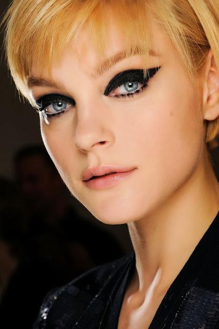 8 Maneras de Llevar el Eyeliner este Otoño