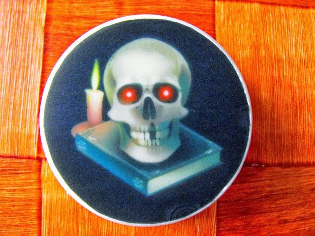 Oreos bañadas en chocolate blanco y decoradas con chocotransfer para Halloween Oreos bañadas en chocolate blanco y decoradas con chocotransfer para Halloween