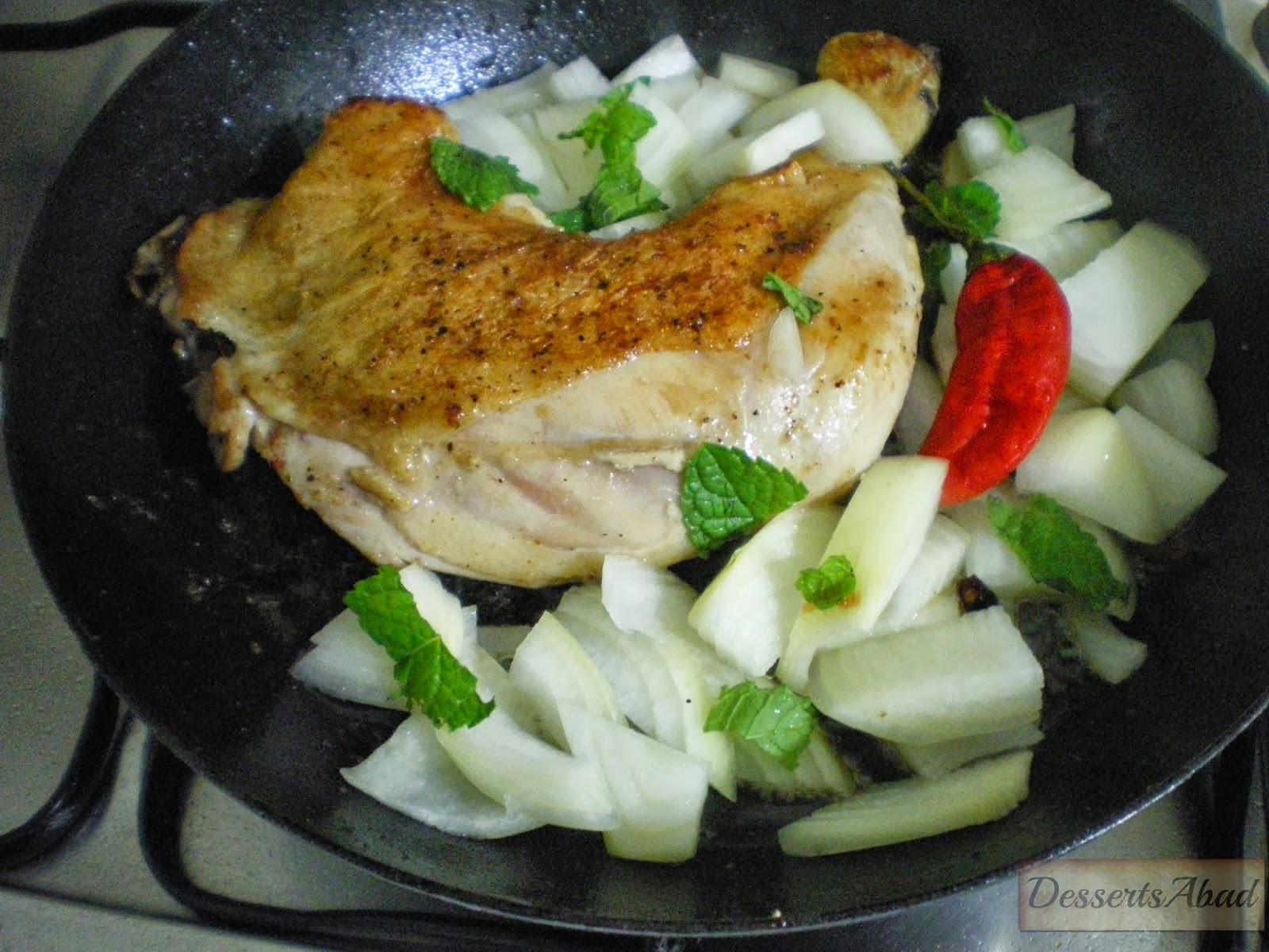 Muslo de pollo con salsa de granada Muslo de pollo con salsa de granada