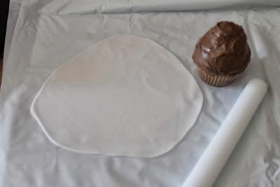 Como hacer un Cupcake Fantasma Como hacer un Cupcake Fantasma