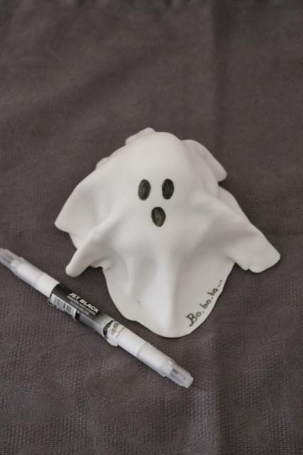 Como hacer un Cupcake Fantasma Como hacer un Cupcake Fantasma