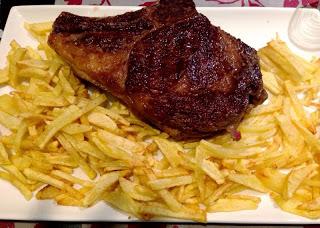 CHULETÓN CON PATATAS CHULETÓN CON PATATAS