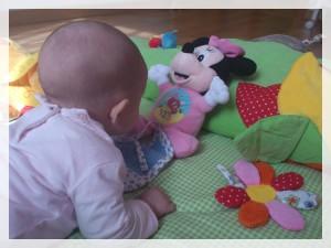 Las habilidades de la beba en su tercer mes habilidades-bebe-tercer-mes