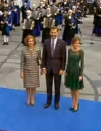 Dña Letizia, de verde, en la entrega de los Premios Príncipe de Asturias. Primeras imágenes