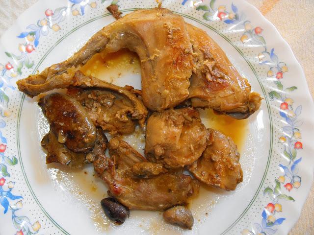 Conejo al ajillo con tomillo Conejo al ajillo con tomillo