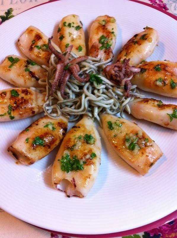 Chipirones A La Plancha Con Gulas Chipirones A La Plancha Con Gulas