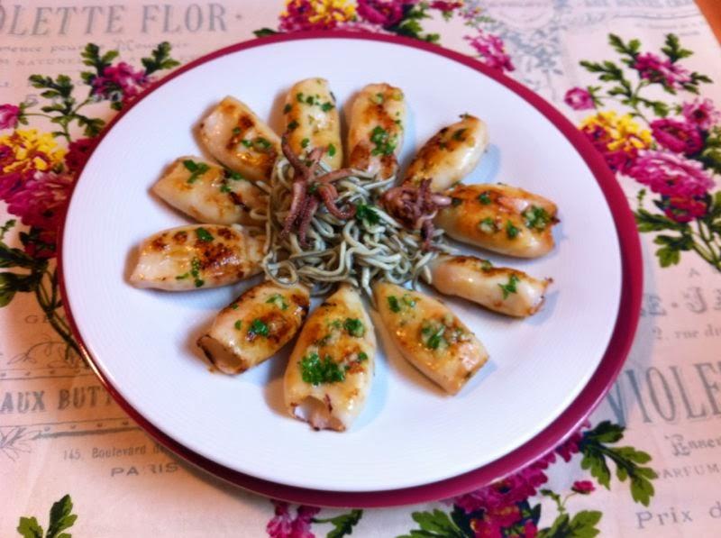 Chipirones A La Plancha Con Gulas Chipirones A La Plancha Con Gulas