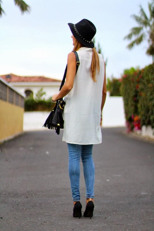 Ripped jeans and leopard Ripped jeans and leopard