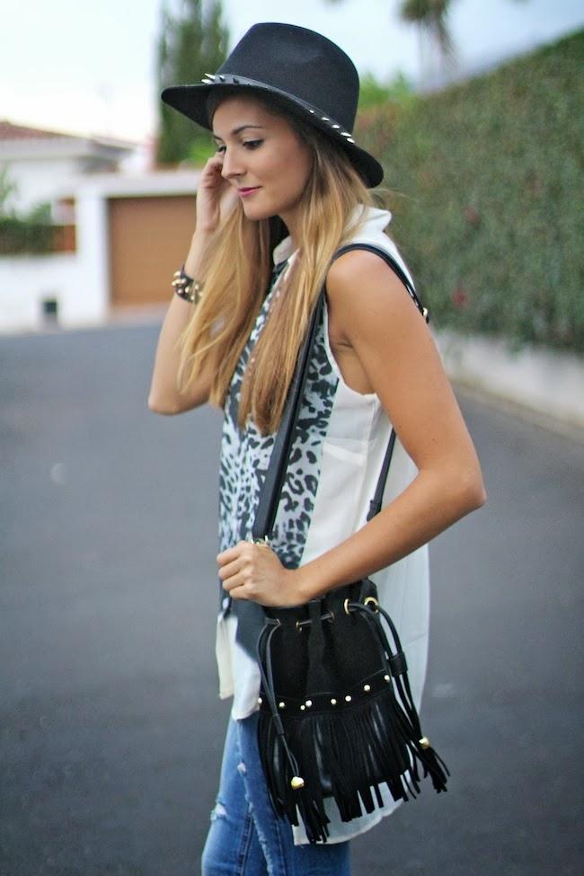 Ripped jeans and leopard Ripped jeans and leopard