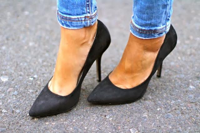 Ripped jeans and leopard Ripped jeans and leopard