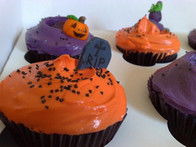 terrorificos purple velvet cupcakes...BOo!