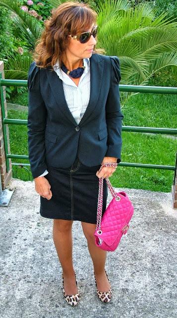 MIS LOOKS - FALDA LÁPIZ VAQUERA Y BLAZIER MIS LOOKS - FALDA LÁPIZ VAQUERA Y BLAZIER