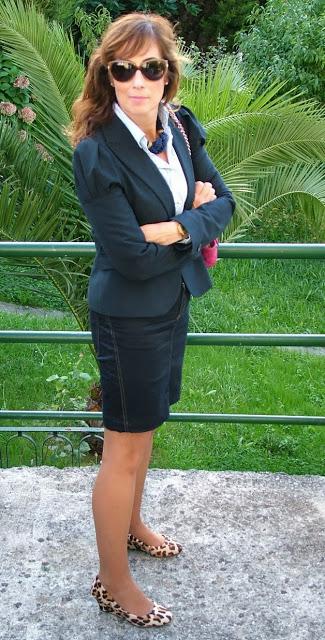 MIS LOOKS - FALDA LÁPIZ VAQUERA Y BLAZIER MIS LOOKS - FALDA LÁPIZ VAQUERA Y BLAZIER