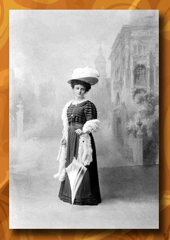 “Pano de fondo/ Paño de fondo”, foto de estudio fuera del estudio. Mujer